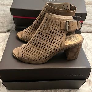 Vince Camuto Almond Beige heeled sandal size 8.5